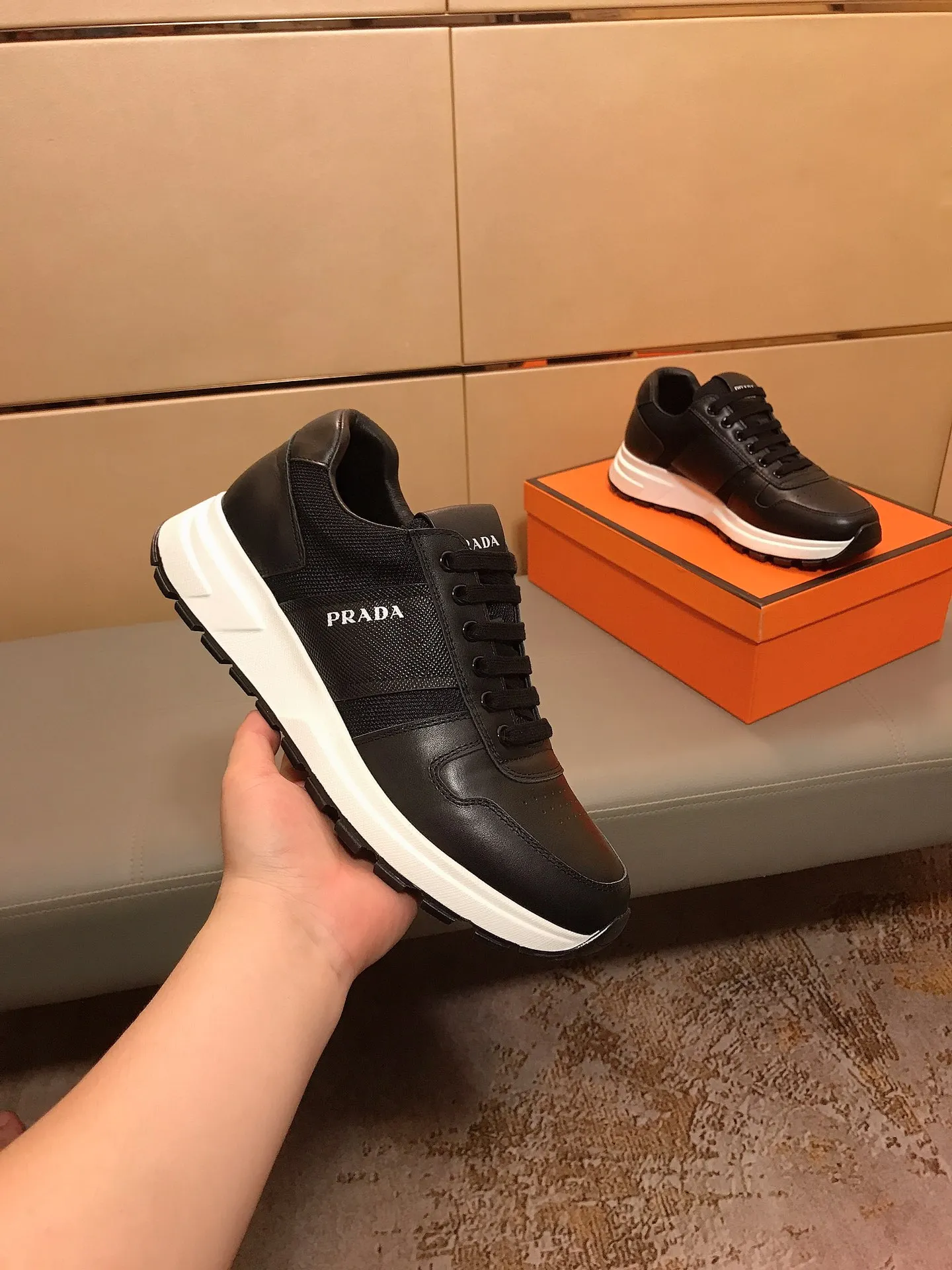 Ex-factory price 400 👟👟【PRADA】Prada's new men's fashion sports and casual shoes🇨🇳High-end boutique💯Exquisite details, uppers made of cowhide + breathable fabrics, pigskin lining🌶🌶Lightweight, wear-resistant and non-slip original outsole, comfortable to wear🎋Classic craftsmanship, fine workmanship, worth owning Code number: 38-44